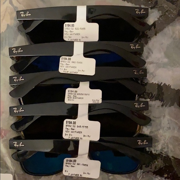 AUTHENTIC RAY BANS SELLING FOR CHEAP (UNISEX)🤞🏽 - Picture 2 of 2